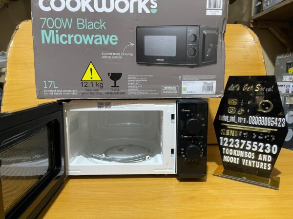 Cookworks 700W Black Microwave