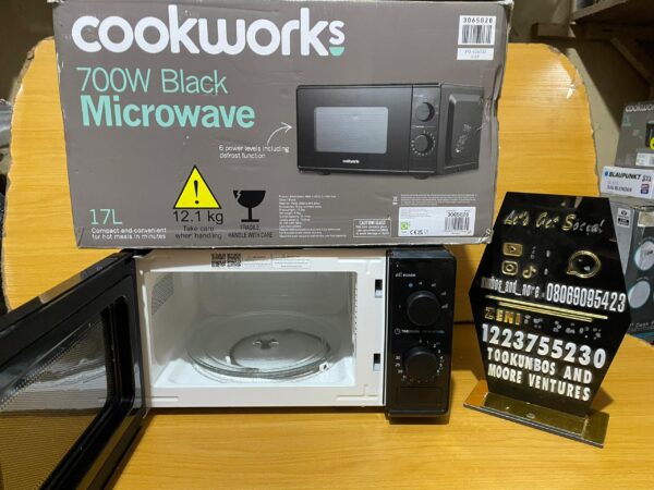 Cookworks 700W Black Microwave