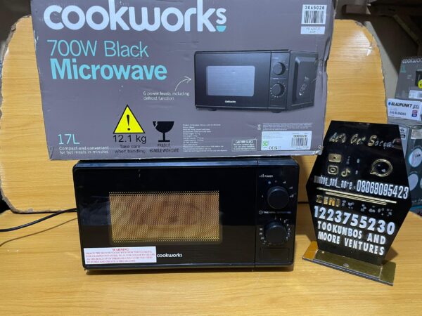 Cookworks 700W Black Microwave