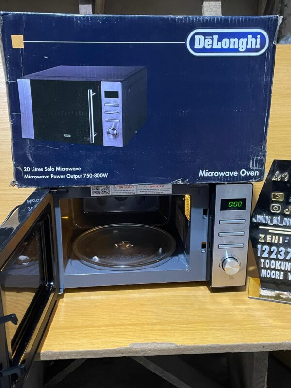 De'Longhi 20L 800W Standard Microwave 