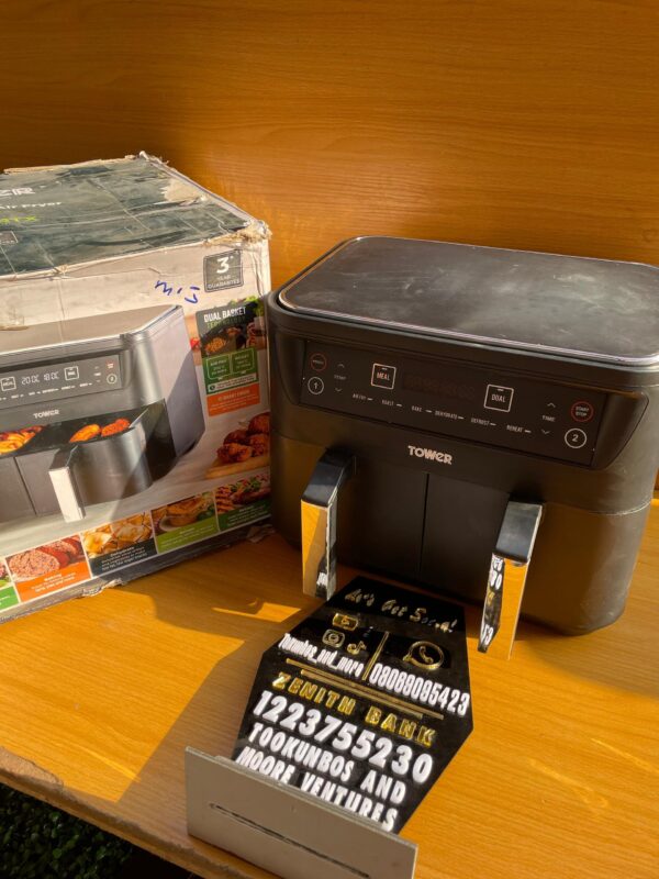 Tower Vortx 8L Dual Basket Digital AirFryer. 