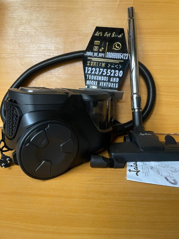 Jata AP998 Bagless Multi-cyclone Vacuum Cleaner. 