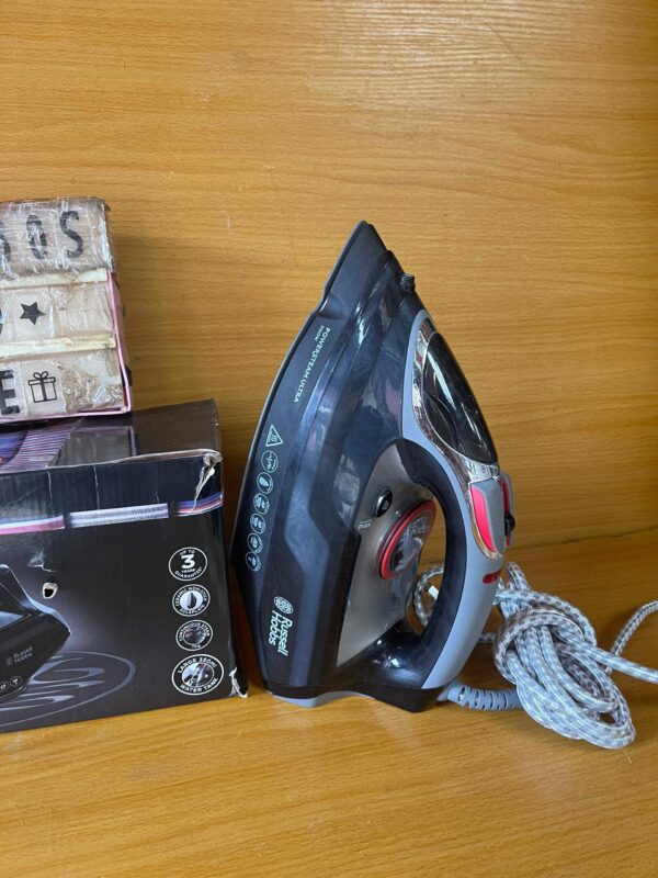 RUSSELL HOBBS 
POWER STEAM ULTRA IRON