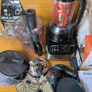 Kenwood MultiPro OneTouch FDM73.480SS Food Processor with Blender Attachment. 