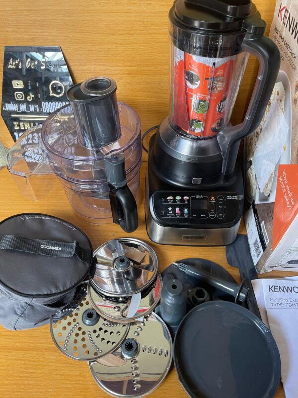 Kenwood MultiPro OneTouch FDM73.480SS Food Processor with Blender Attachment. 