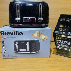 This is a Breville Curve Collection 4-slice toaster in black gloss.